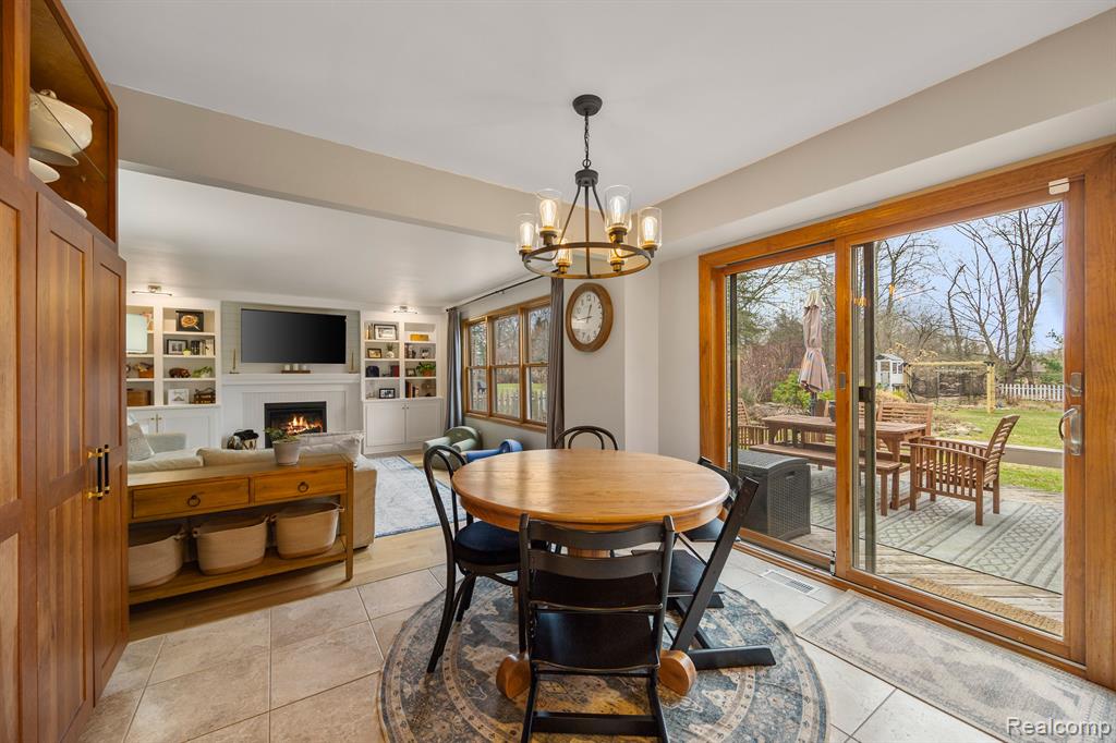 9043 Woods Edge Drive, Commerce Twp, MI 48382 — Photo 19