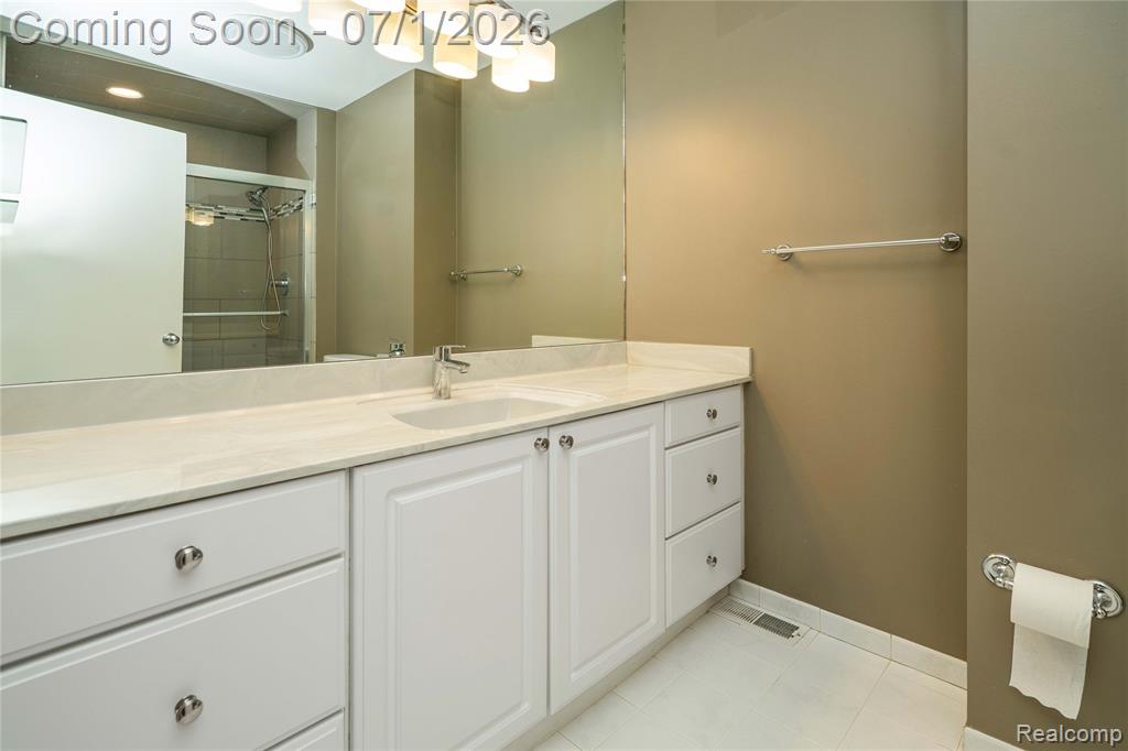 5441 Langlewood Drive, West Bloomfield, MI — Photo 27