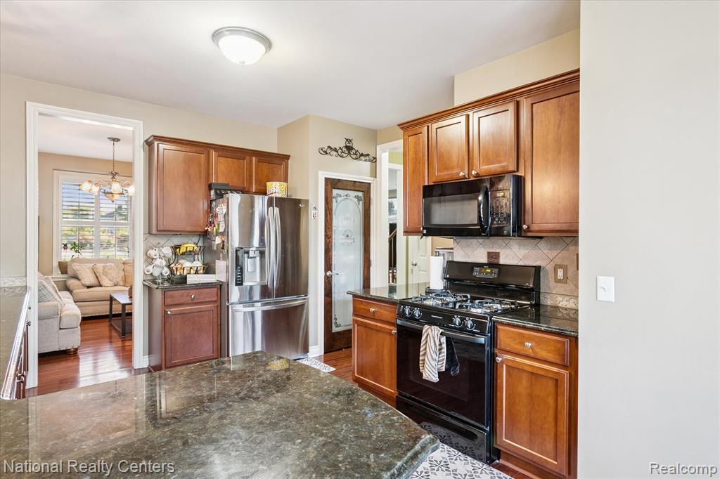 50249 Jefferson Street, Canton, MI 48188 — Photo 20
