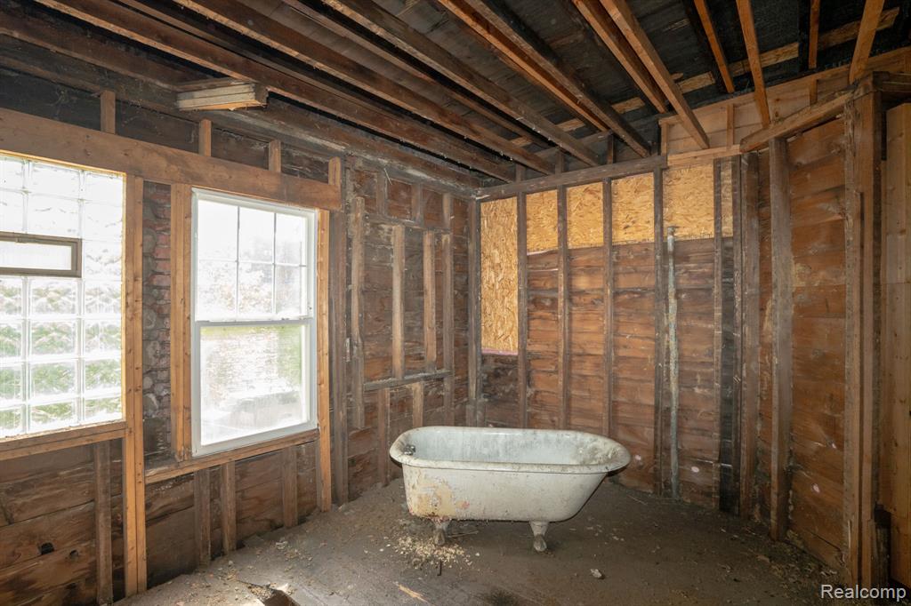 7246 Saint Paul Street, Detroit, MI 48214 — Photo 23