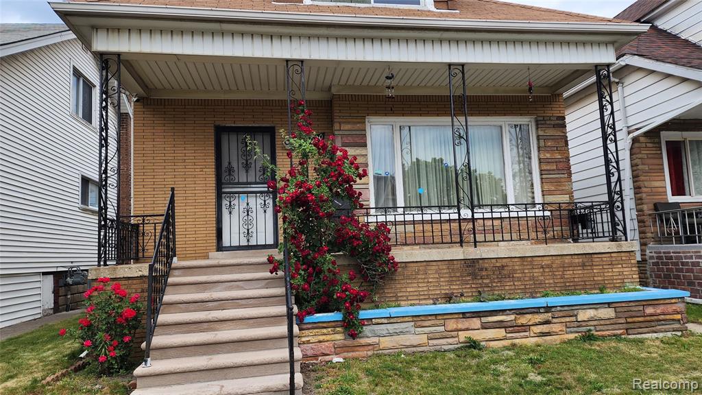 12020 CHAREST FLR #2 Street, Hamtramck, MI 48212