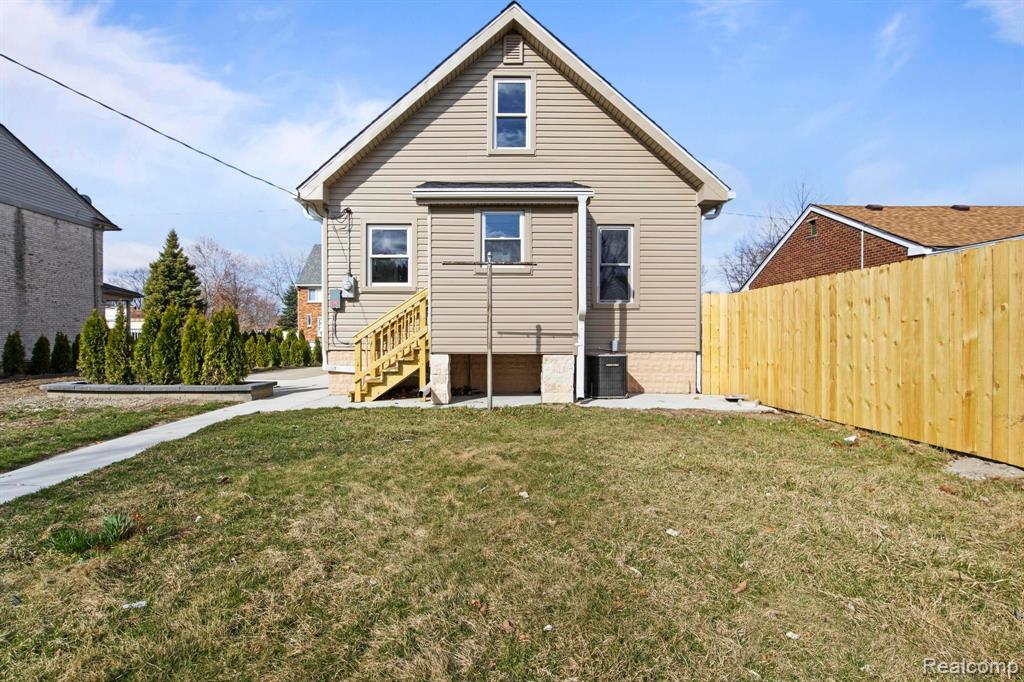 7832 CHASE RD, Dearborn, MI 48126 — Photo 33