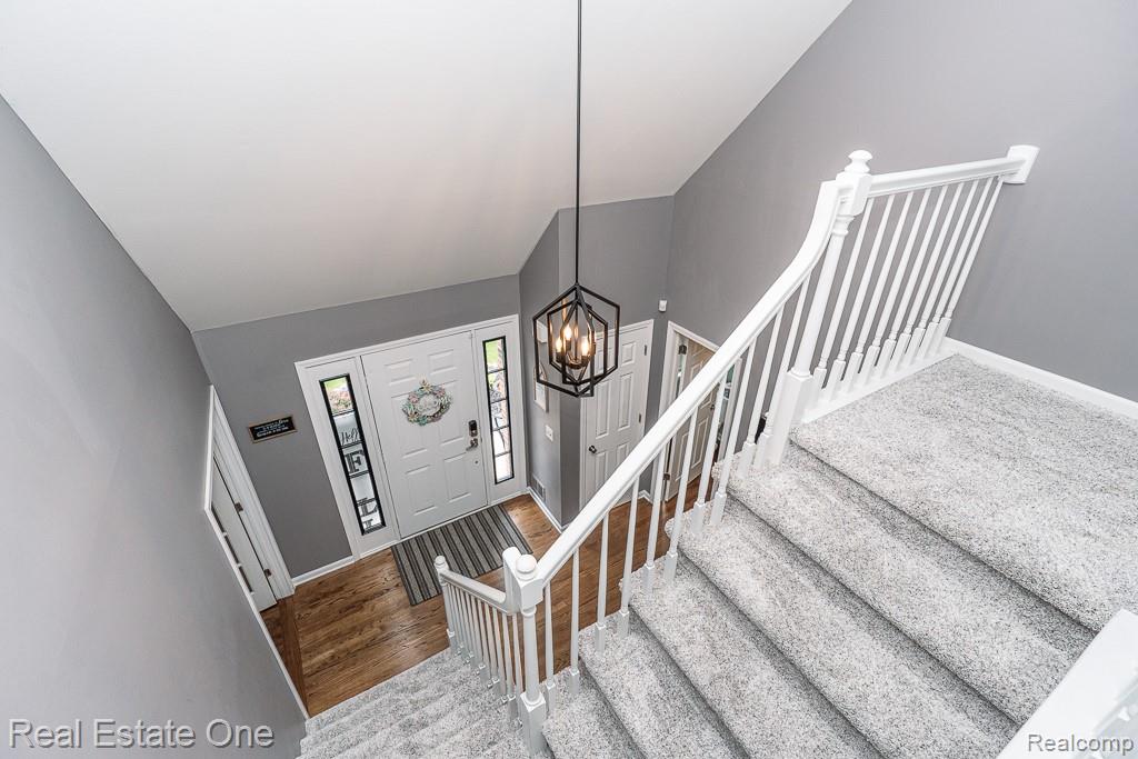 1043 Ridgeview Circle, Lake Orion, MI 48362 — Photo 24