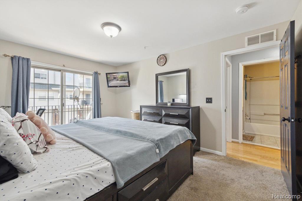 29265 GLEN OAKS Boulevard E, Farmington Hills, MI 48334 — Photo 11