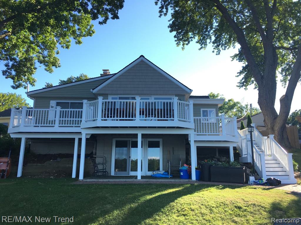 6040 LONG POINT Drive, Davisburg, MI 48350 — front exterior