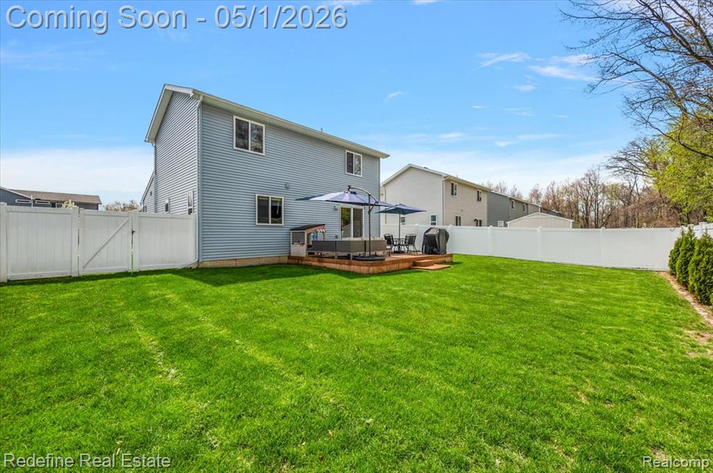 310 Fountain Park Drive, Waterford, MI 48327 — Photo 27