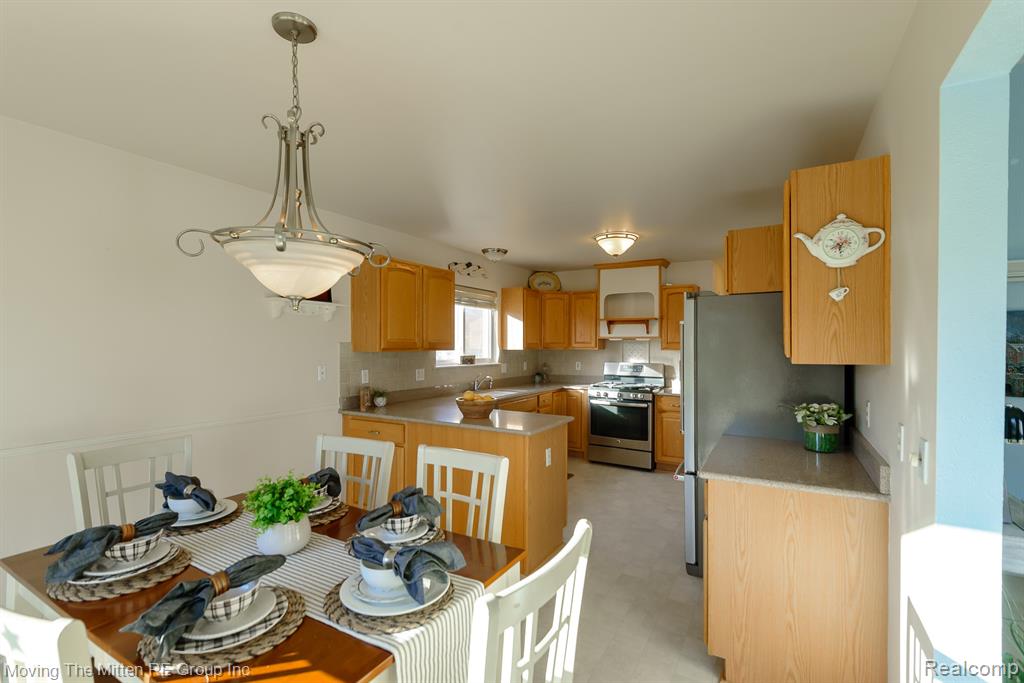 47663 Belmont Drive, Belleville, MI 48111 — Photo 7