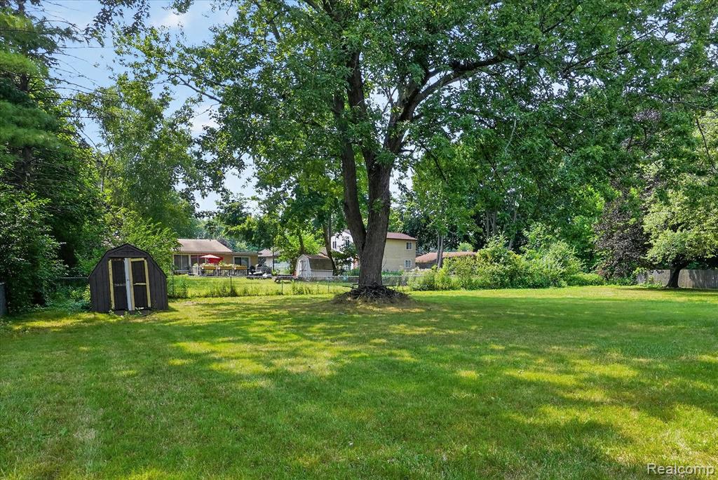 3504 Creekwood Drive, Saginaw, MI 48601 — Photo 18