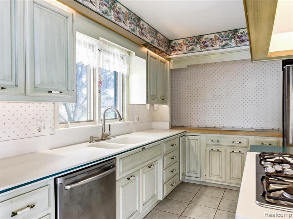 2857 Riverwood Court, Port Huron, MI 48060 — Photo 28