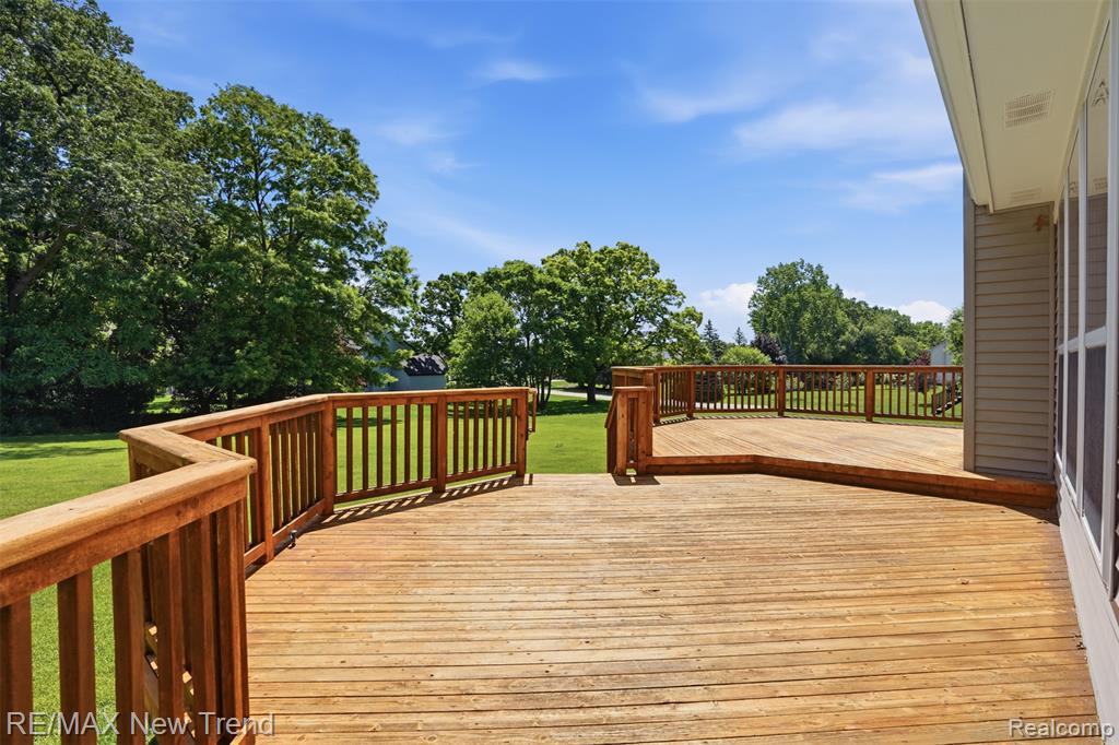 729 Akehurst Lane, White Lake, MI — Photo 54