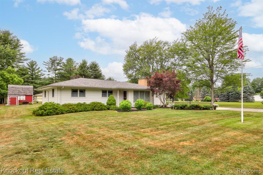 3842 Waltmar Drive, Bridgeport, MI 48722 — Photo 2