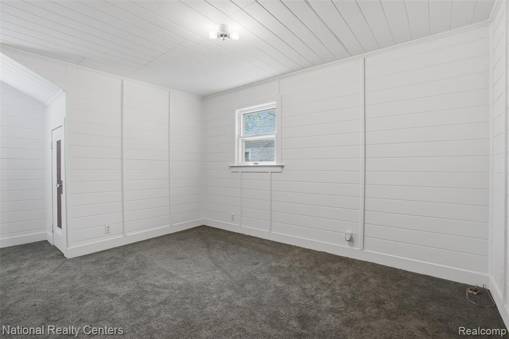 3889 Lakewood Drive, Waterford, MI 48329 — Photo 25