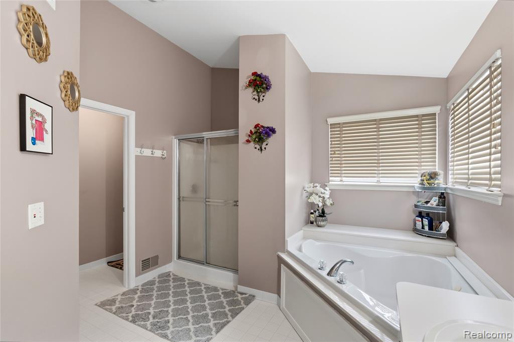 4337 Meadowbrook Court, Grand Blanc, MI 48439 — Photo 44
