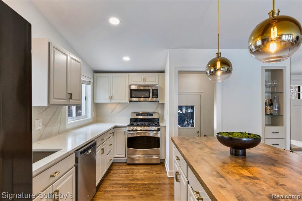 811 NORWICH Street, Birmingham, MI 48009 — Photo 9