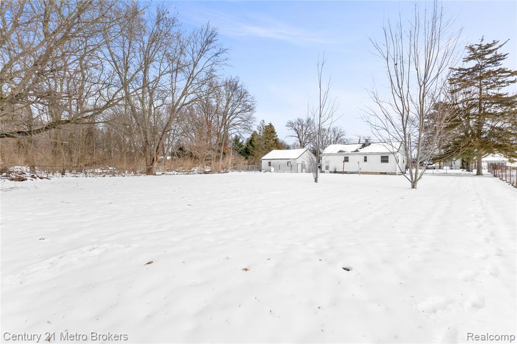 16032 Knobhill Drive, Linden, MI 48451 — Photo 9