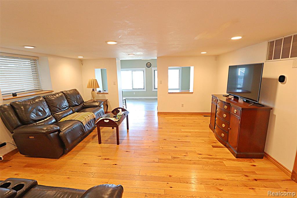 412 E Shore Drive, Whitmore Lake, MI 48189 — Photo 18
