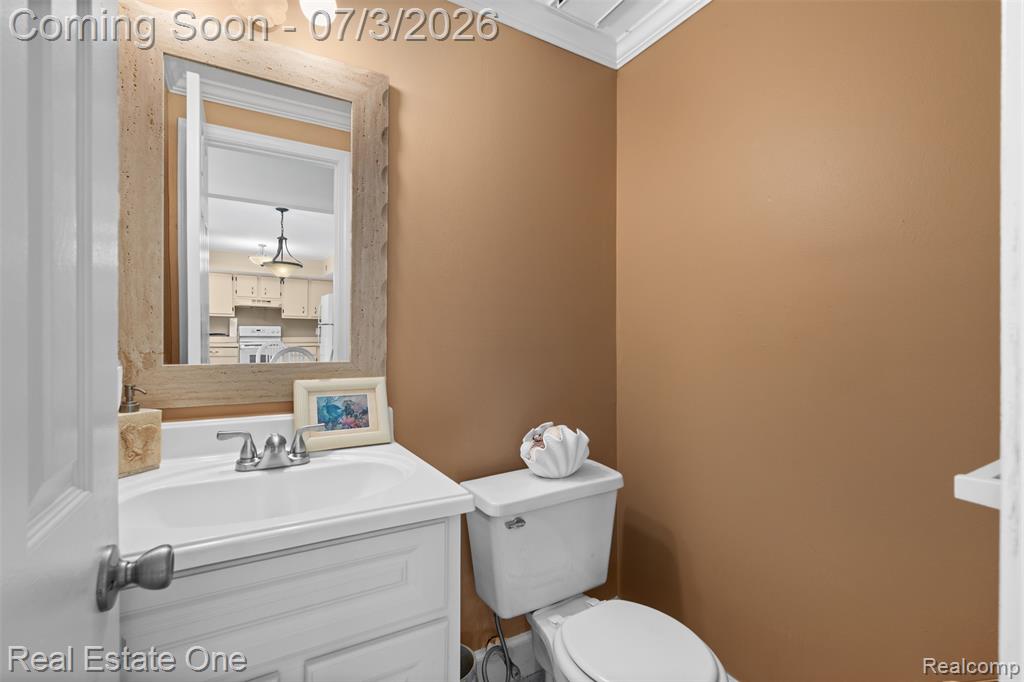 42185 Lochmoor Street, Clinton Twp, MI 48038 — Photo 12
