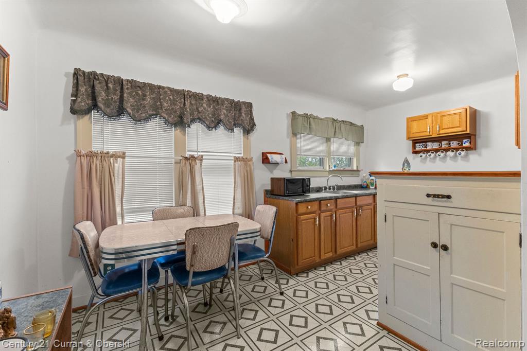 449 SPRUCE Street, Wyandotte, MI 48192 — Photo 28
