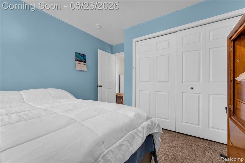 417 E BERNHARD Avenue, Hazel Park, MI 48030 — Photo 18