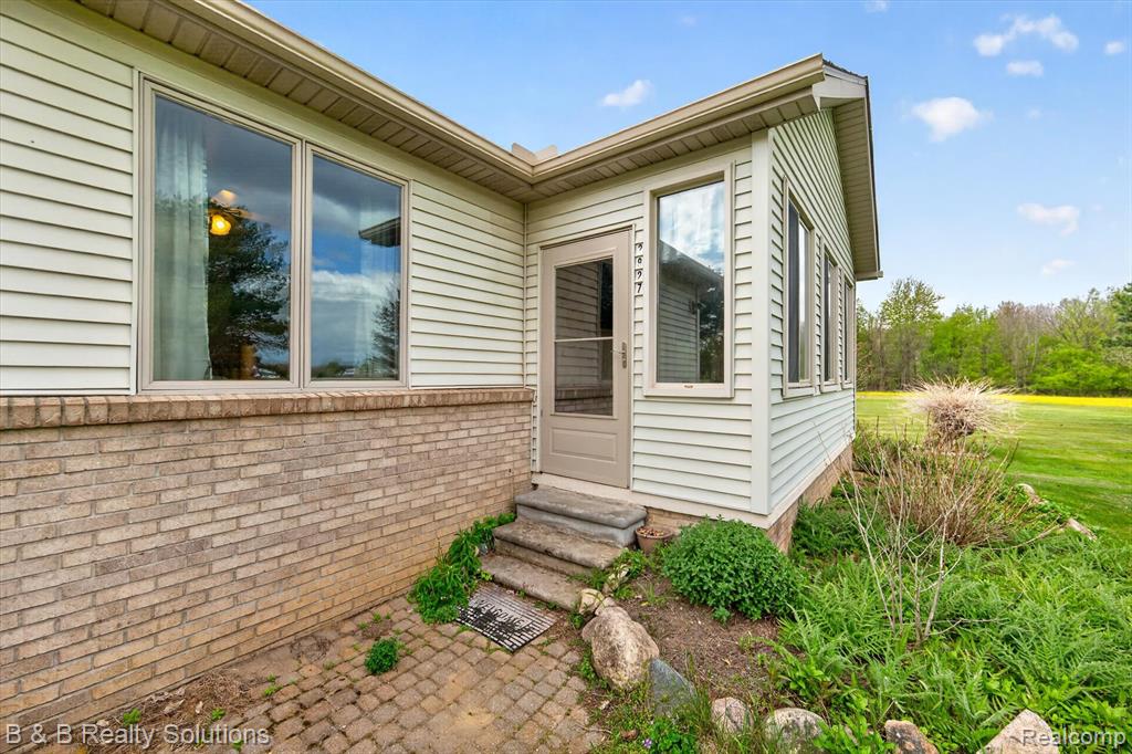 2927 N Blacks Corners Road, Imlay City, MI 48444 — Photo 5