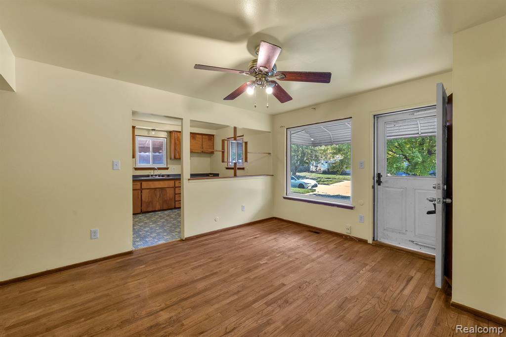 5320 Bedford Street, Dearborn Heights, MI 48125 — Photo 9