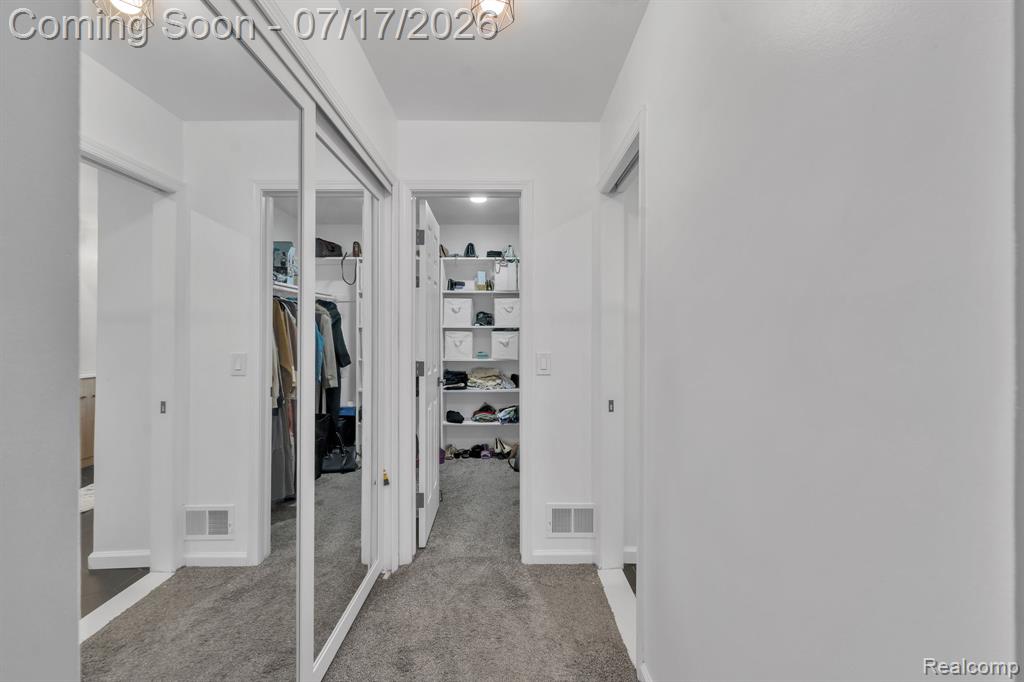 6081 Beachwood Drive, West Bloomfield, MI 48324 — Photo 31