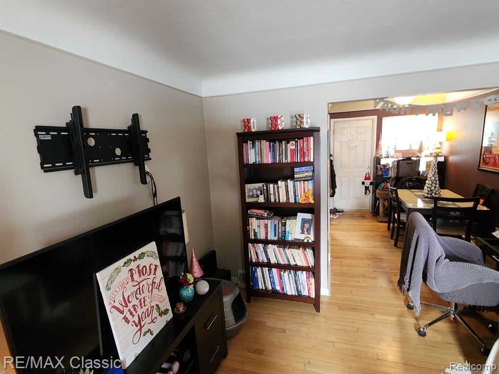 508 W HOUSTONIA Avenue, Royal Oak, MI 48073 — Photo 2