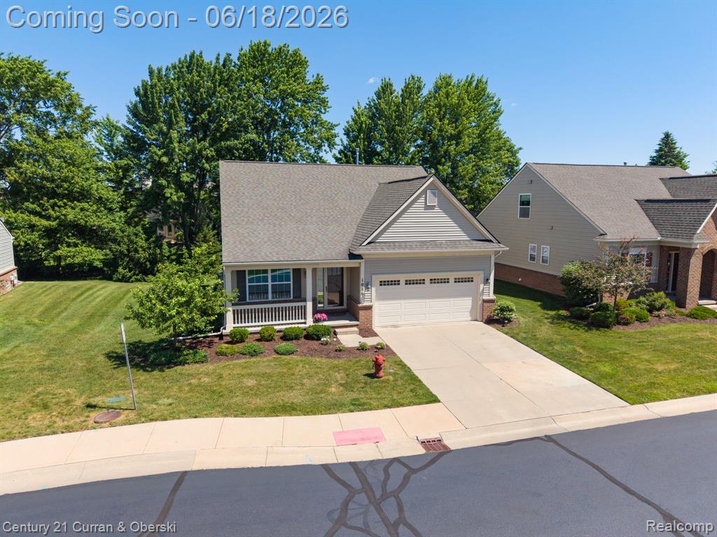 1086 Paddock Drive, South Lyon, MI 48178