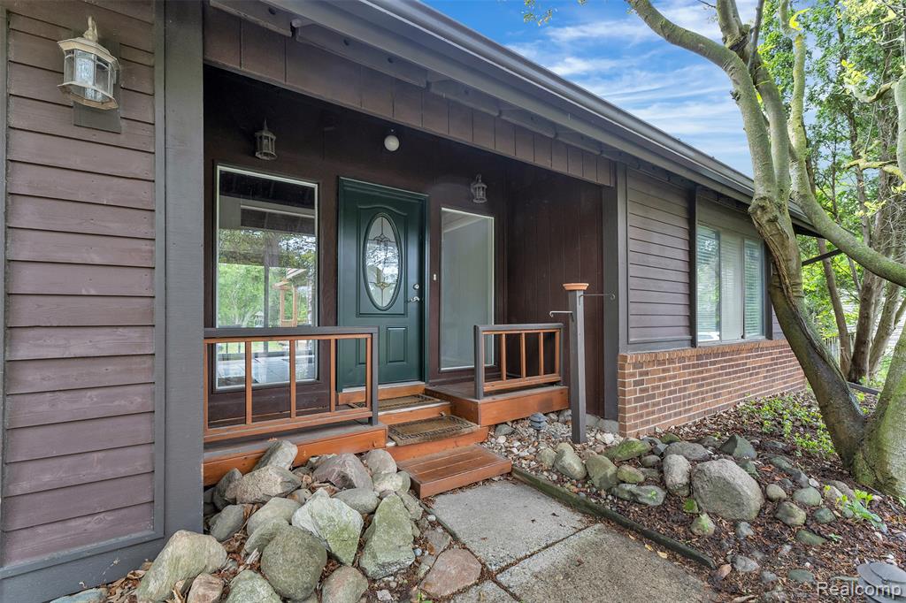 5772 Perrytown Drive, West Bloomfield, MI — Photo 5