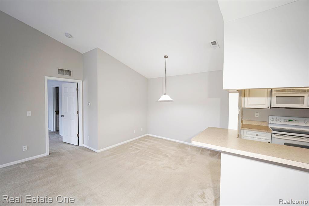 5305 Brookemonte Circle, Rochester, MI 48306 — Photo 6
