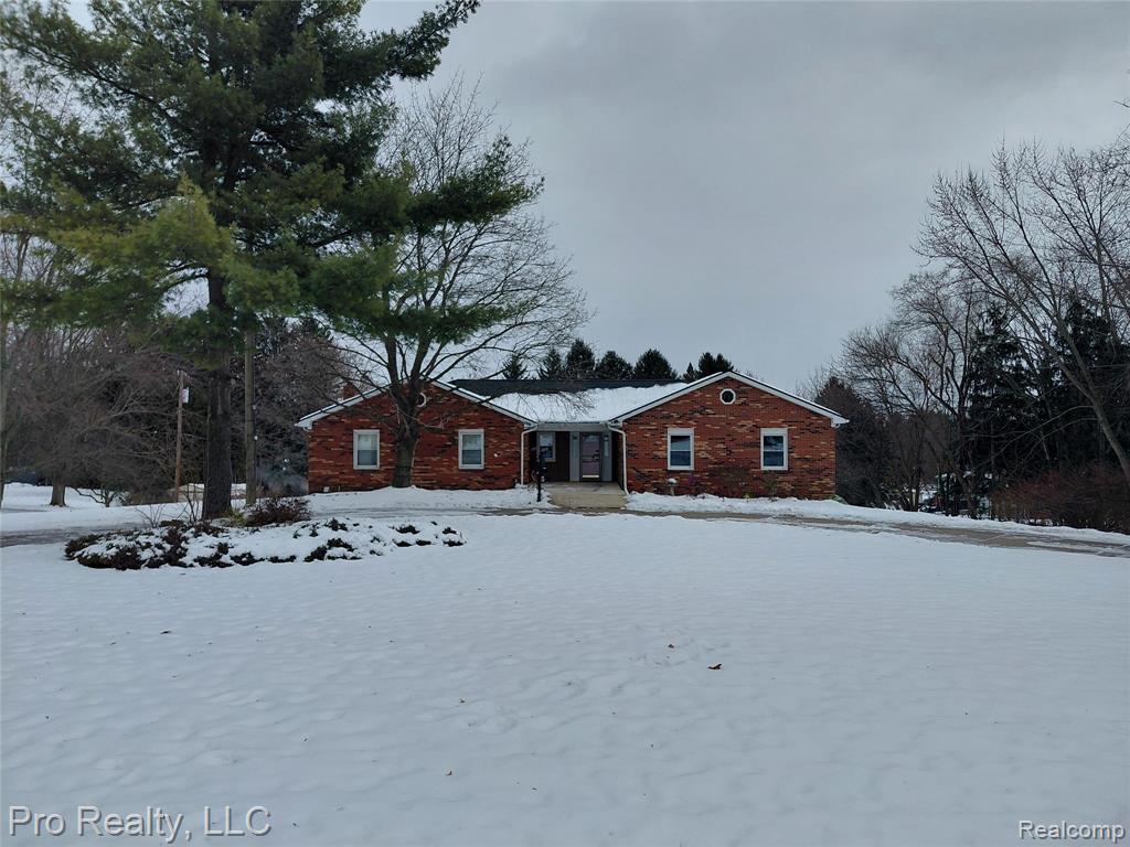 8445 Crestshire Drive, Ypsilanti, MI 48197 — front exterior