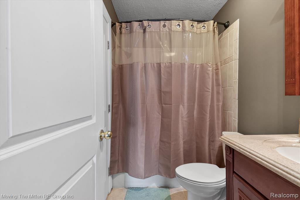 13153 Lake Point Boulevard, Belleville, MI 48111 — Photo 21