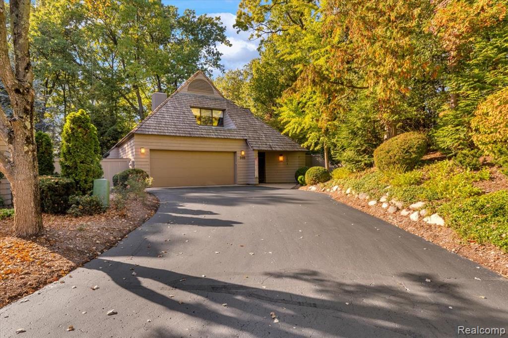 965 BLOOMFIELD WOODS, Bloomfield Hills, MI 48304 — Photo 2