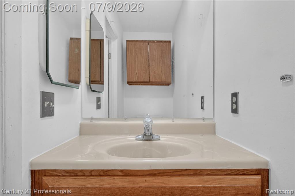 648 Newport Road, Carleton, MI 48117 — Photo 16