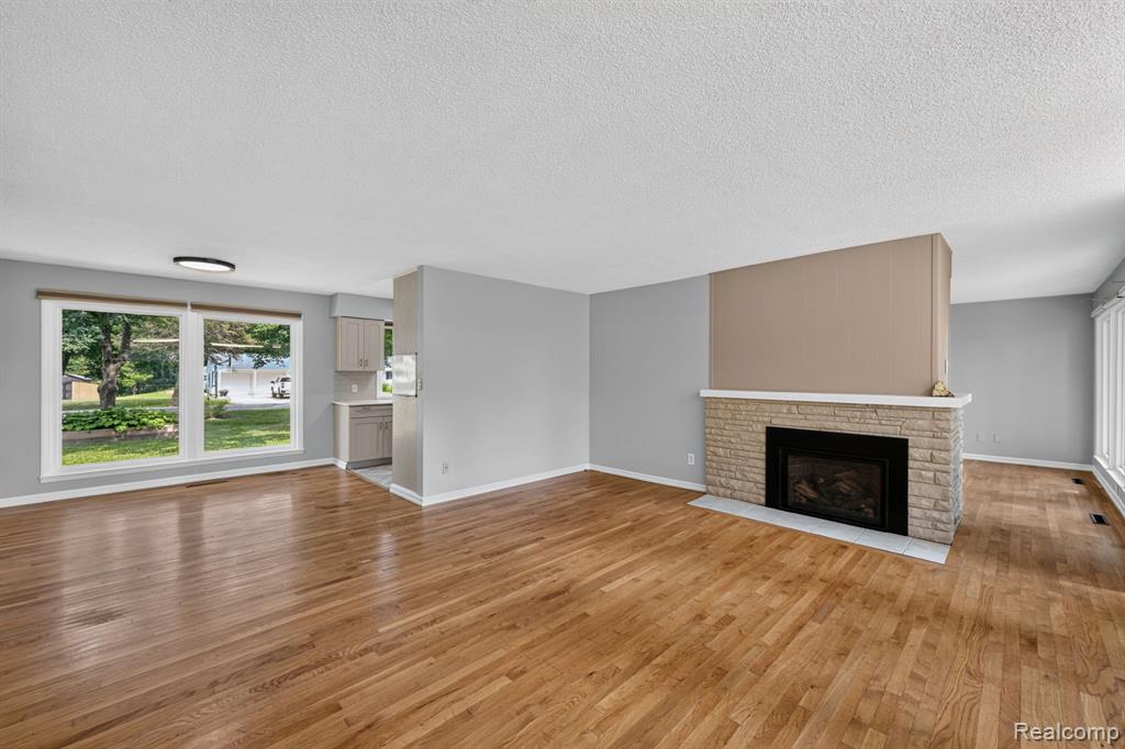 4877 Orchard Lane, Owosso, MI 48867 — Photo 17