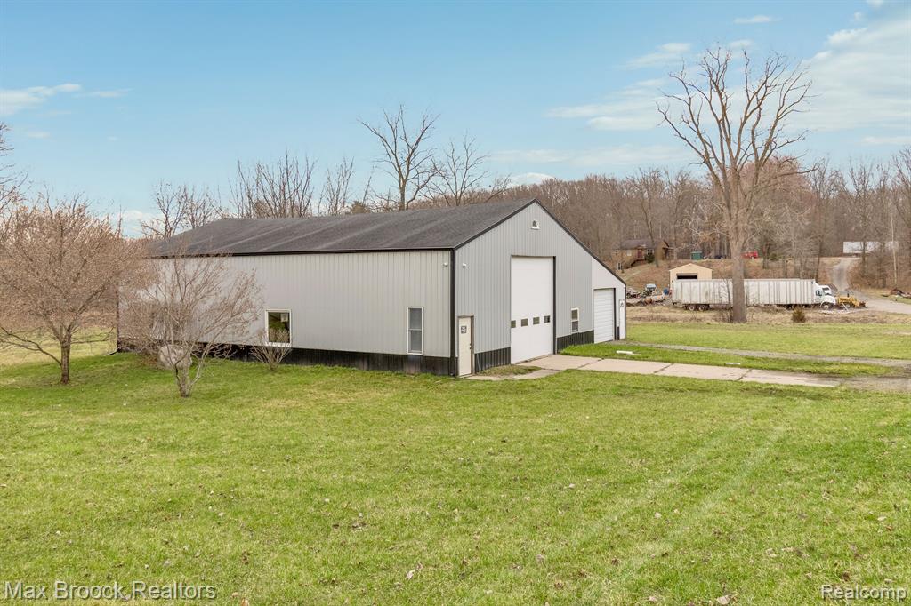 6426 OAK GROVE Road, Howell, MI 48855 — Photo 42