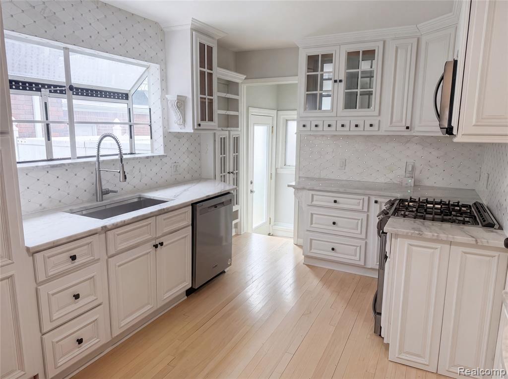916 Longfellow Avenue, Royal Oak, MI 48067 — Photo 9