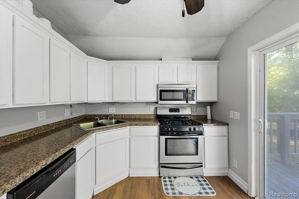 410 S ADAMS Street, Mount Pleasant, MI 48858 — Photo 10
