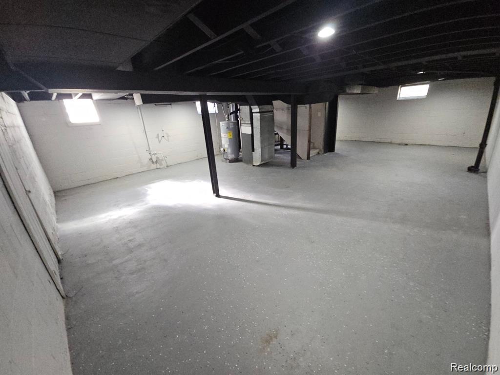 20300 ELKHART Street, Harper Woods, MI 48225 — Photo 23