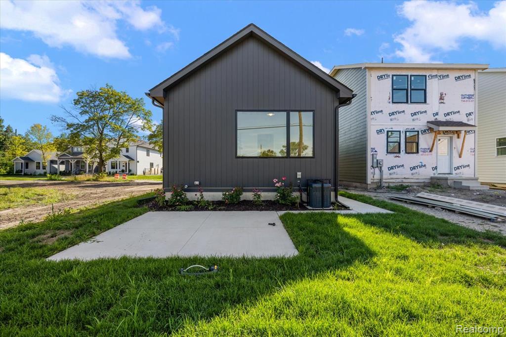1738 Fischer Street, Detroit, MI 48214 — Photo 35