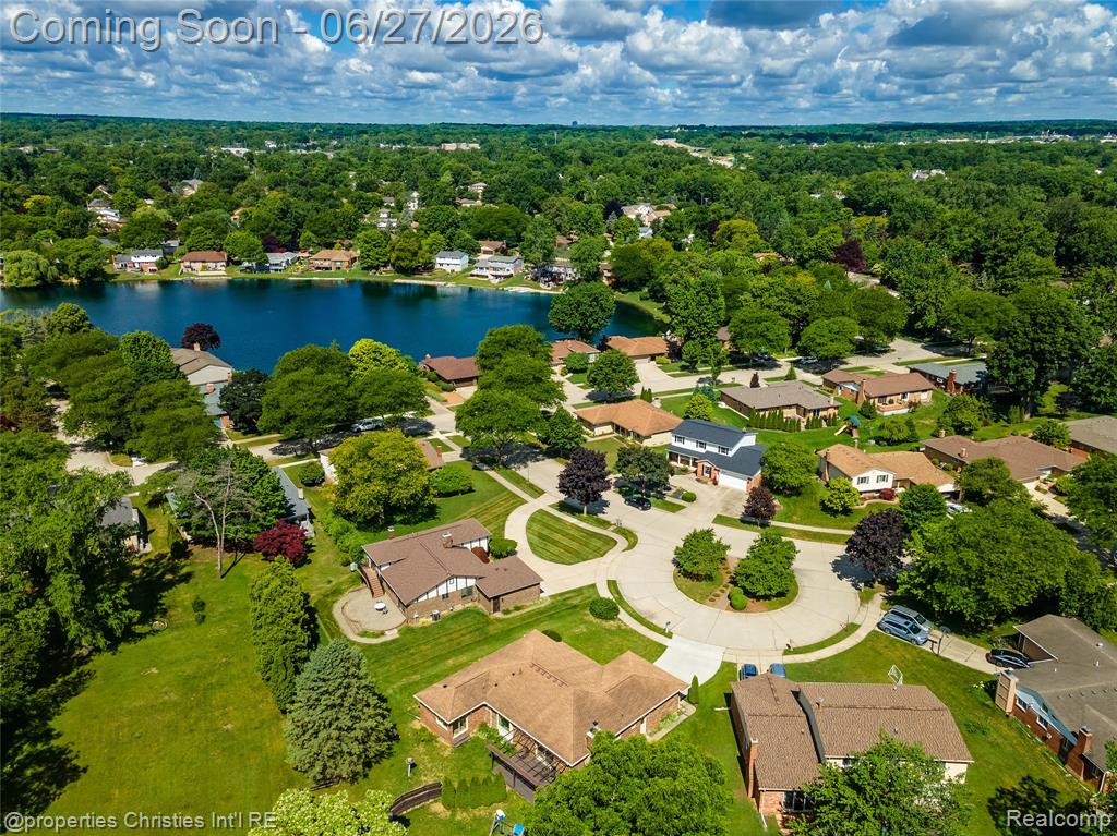 6805 Emerald Shores Drive, Troy, MI 48085 — Photo 48
