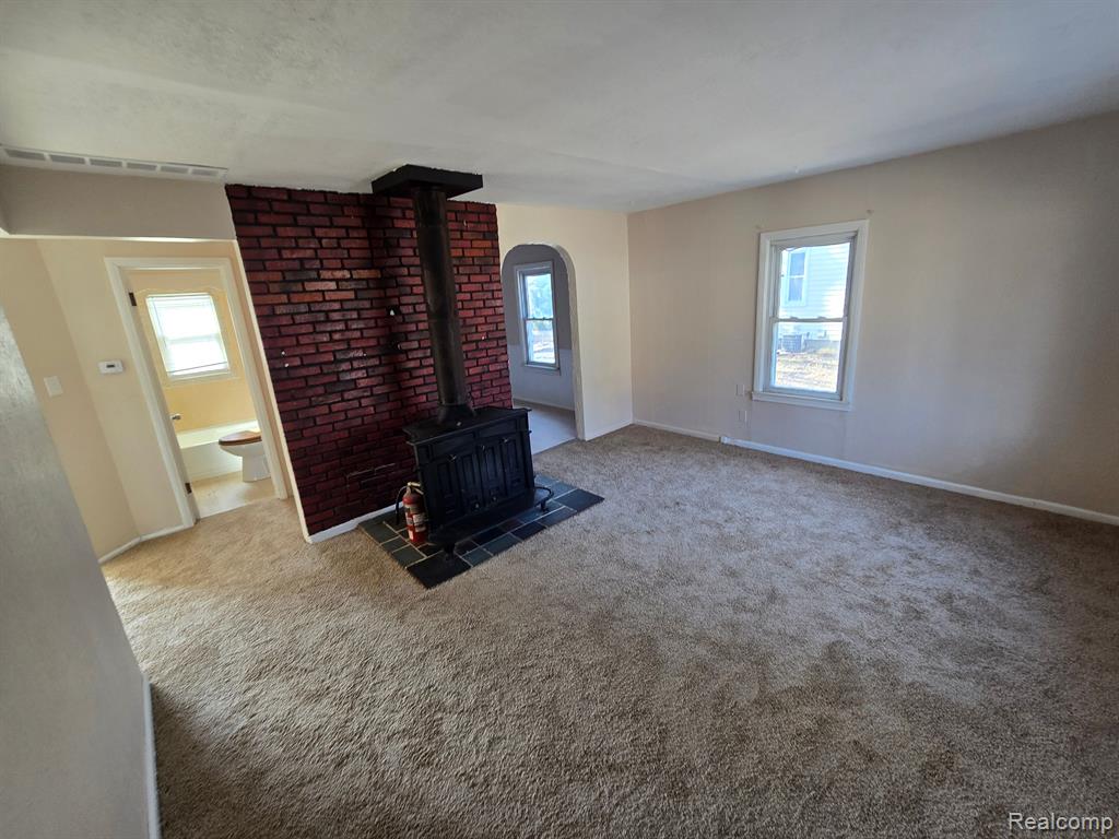 814 E EVELYN Avenue, Hazel Park, MI 48030 — Photo 2