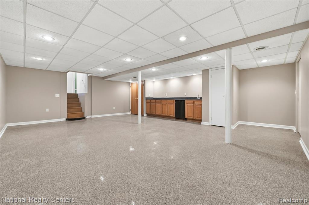 5595 Birdview Heights, Orchard Lake Village, MI 48324 — Photo 24