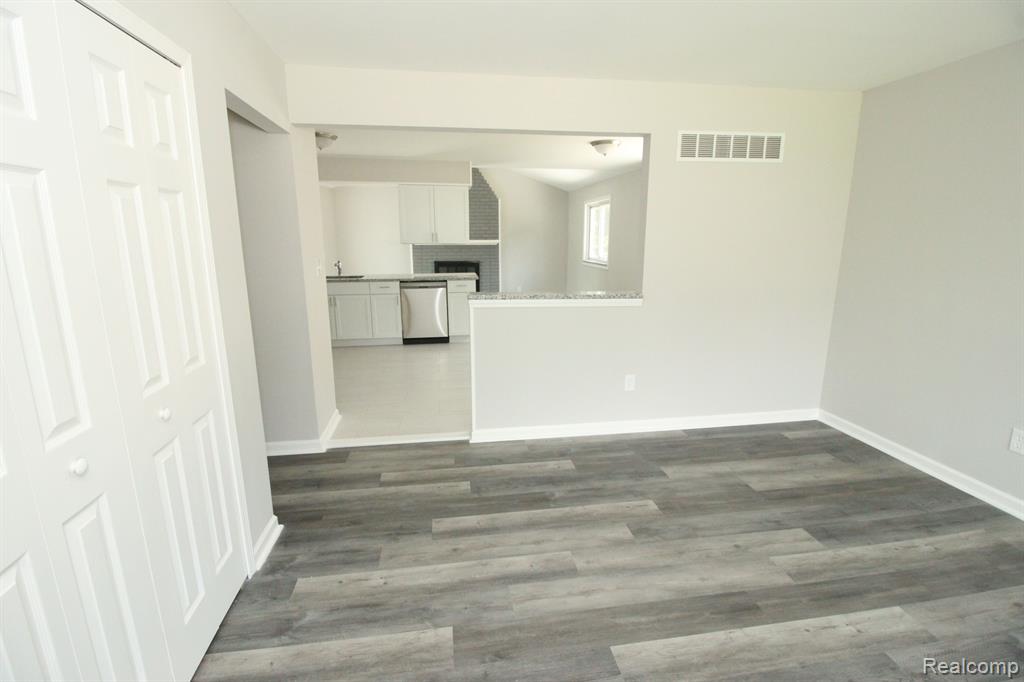 4833 OCEAN Court, Sterling Heights, MI 48310 — Photo 17