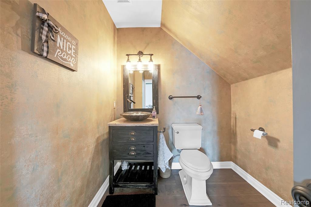 39611 Lakeshore Drive, Harrison Township, MI — Photo 8