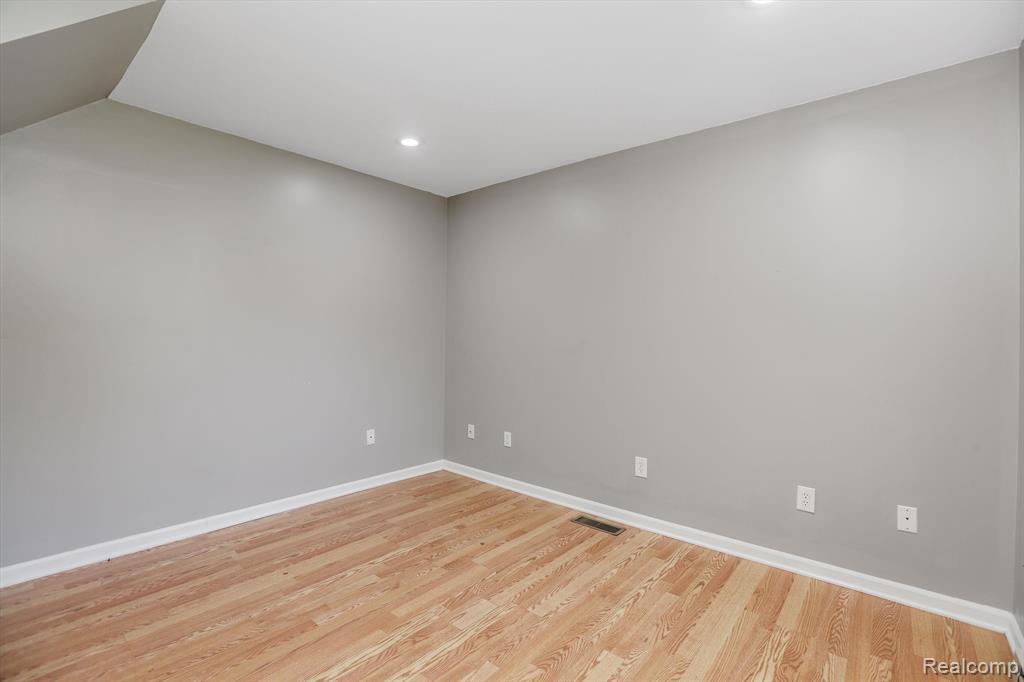 131 BALL Street, Ortonville, MI 48462 — Photo 14
