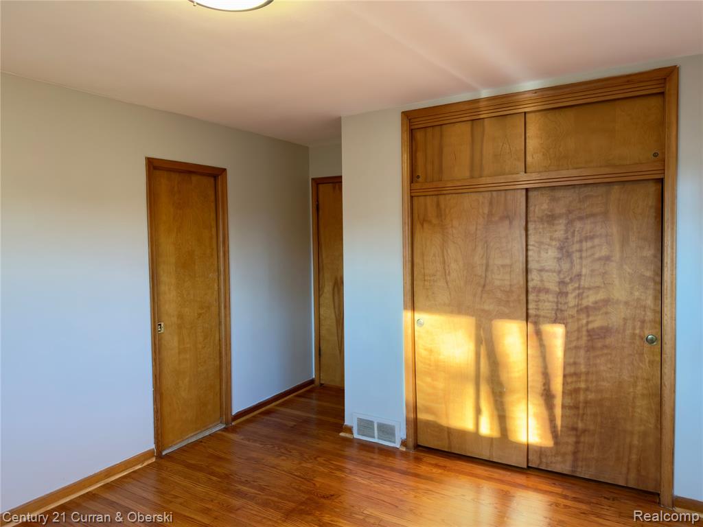 6590 Rockland Street, Dearborn Heights, MI 48127 — Photo 9
