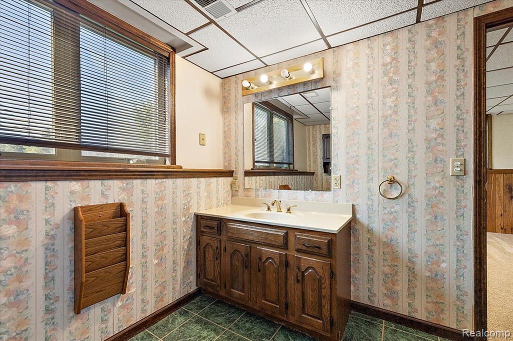 1081 Eagle Nest Drive, Rochester, MI 48306 — Photo 28
