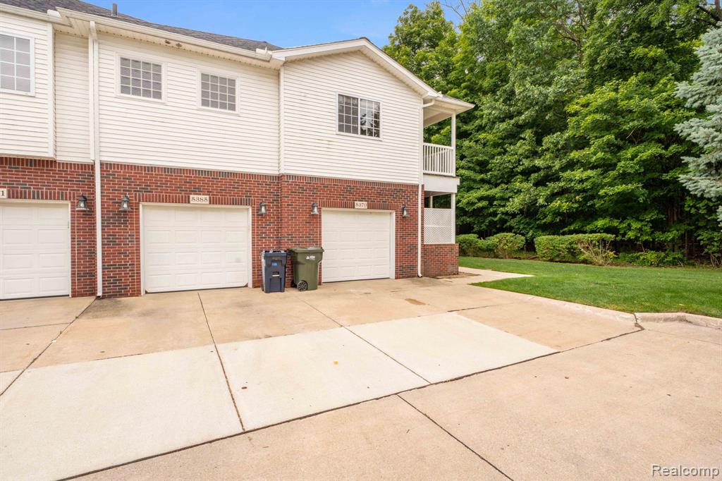 5379 Twin Oaks Drive, Sterling Heights, MI 48314 — Photo 6