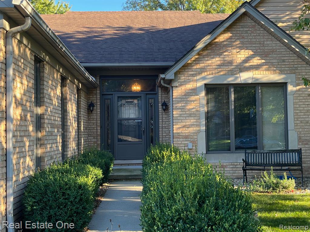 39858 Wilmette Drive Drive, Sterling Heights, MI 48313 — Photo 3